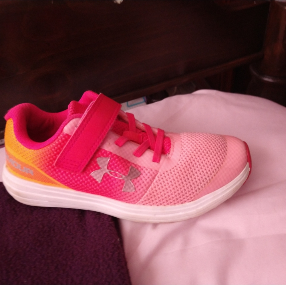 Girls Under Armour Sneakers - Picture 2 of 7